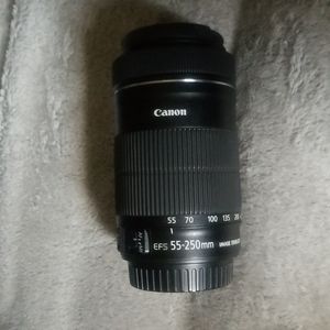 Canon EFS 55-250mm IS MACRO 0.85m/2.8ft Telephoto Lens
